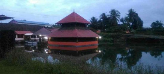 Ananthapuram lake temple kasargod Ananthapuram lake temple kasargod